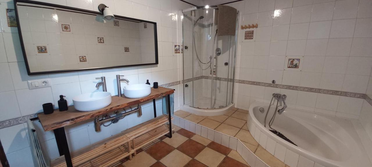 La Fabrica De Targarona Villa San Pedro de Torelló Buitenkant foto