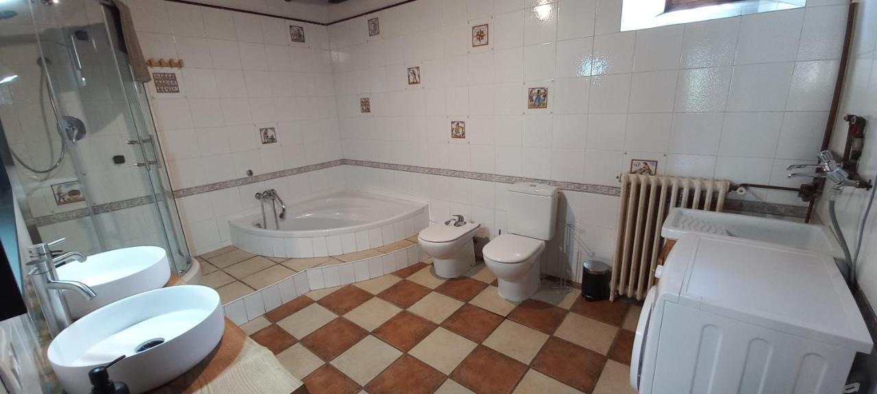 La Fabrica De Targarona Villa San Pedro de Torelló Buitenkant foto